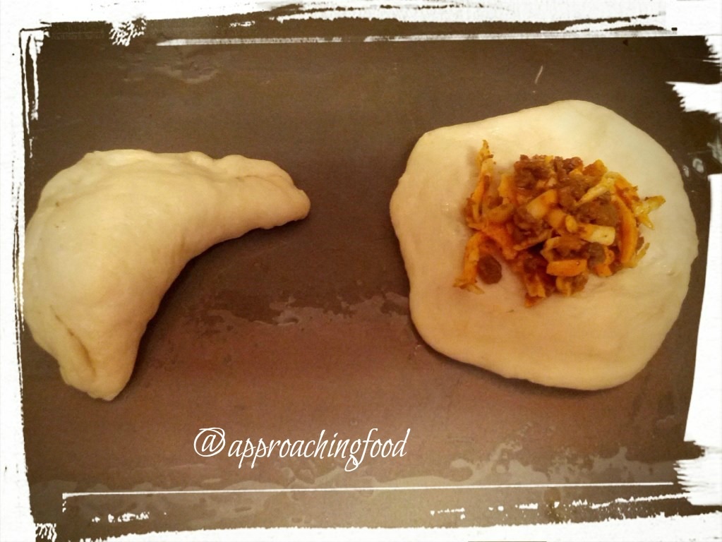 Process of stuffing empanadillas