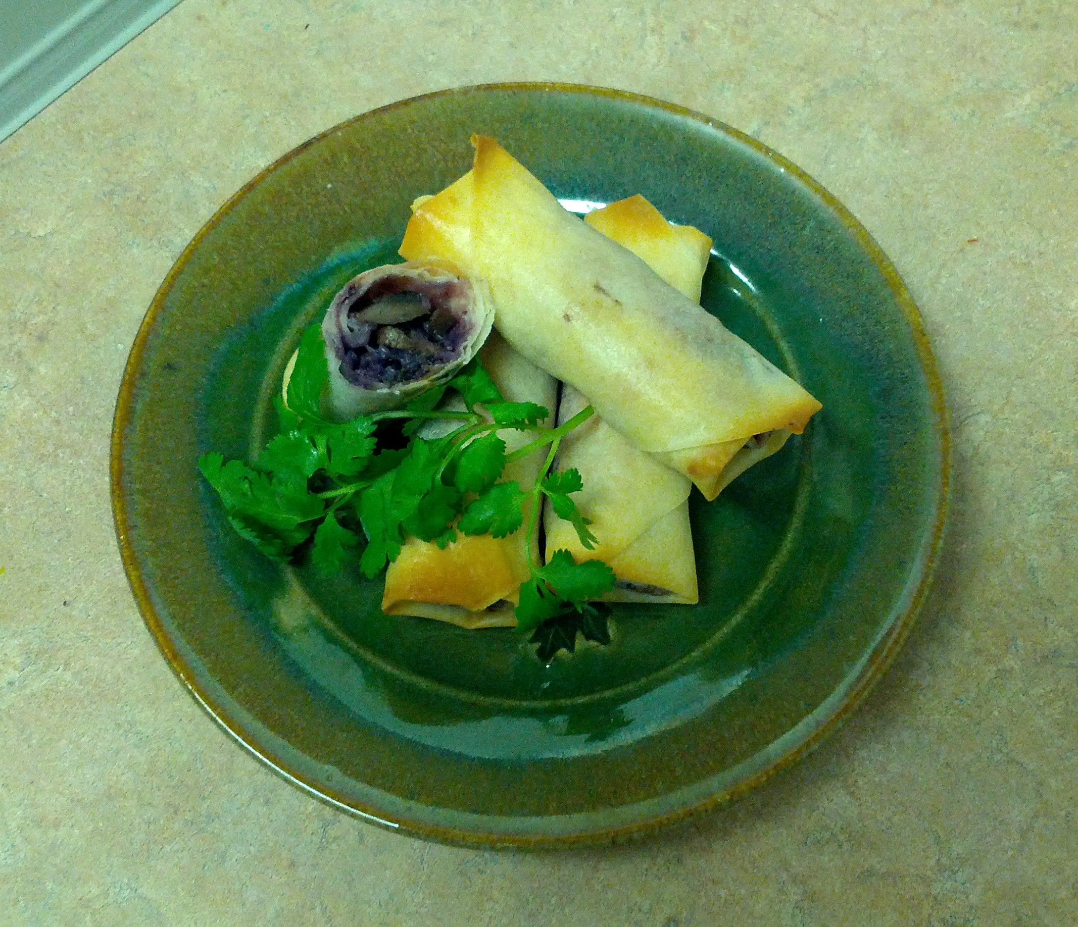 Healthy spring rolls! A tad purple, but hey, I can live with that. 